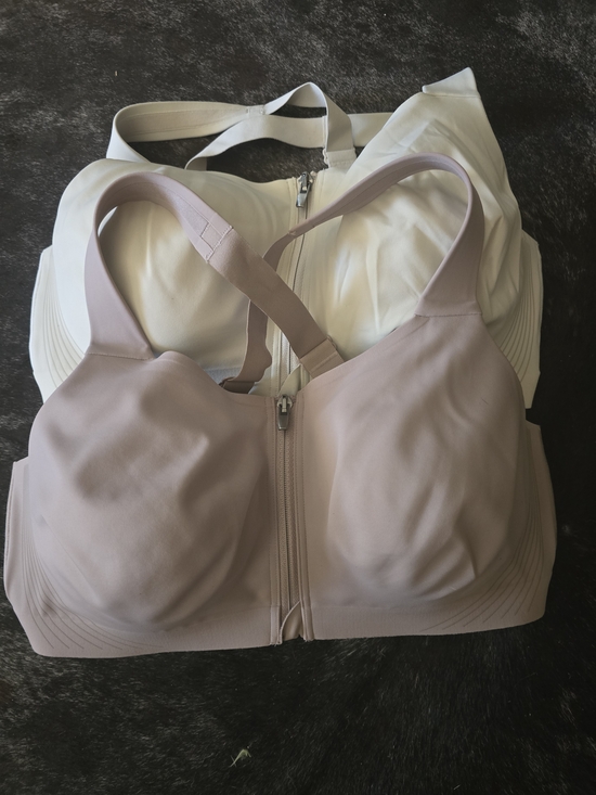 VSX Other - 3 - VS VSX (2) Knock-Out Front Close (1) Featherweight Max Front Close 36DD